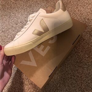 Veja White & Gold Sneakers – Women’s Size 9 – NEW
